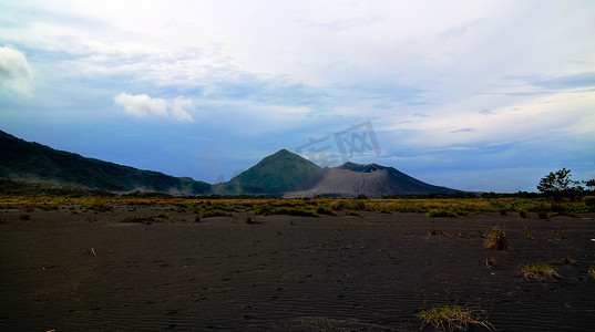 Tavurvur 火山喷发，拉包尔，新不列颠岛，巴布亚新几内亚