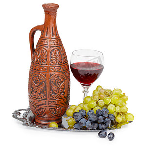 静物 — 粘土壶和一杯红酒