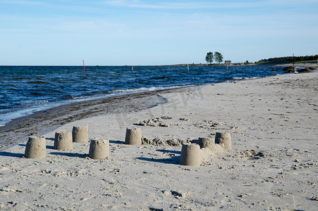 沙滩上的沙堆