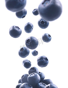 成熟的蓝莓漂浮在白色背景上