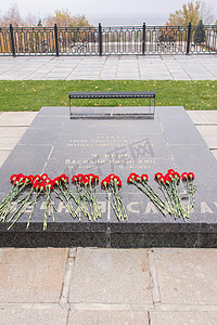 瓦西里·崔可夫墓，一片悲伤的历史纪念建筑群 - 献给斯大林格勒战役的英雄们