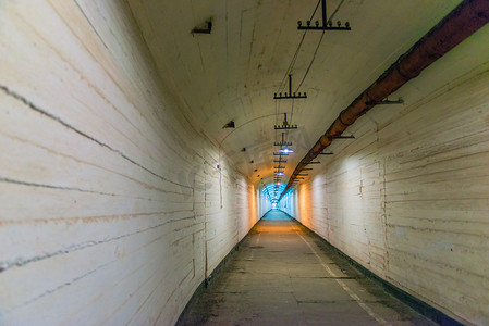 军事工厂摄影照片_防御工事破坏地下隧道，军事历史