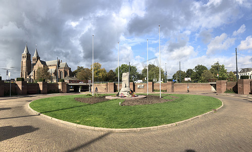 荷兰阿纳姆的空降纪念碑