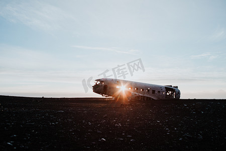 飞机残骸摄影照片_冰岛的 DC-3 飞机残骸