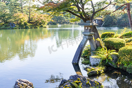 传统文化国学经典摄影照片_传统的日本花园和水池