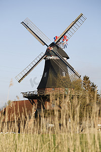 荷兰发电风车摄影照片_风车