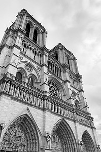 巴黎圣母院（黑白）