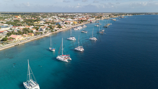 加勒比船游艇港口博内尔岛空中无人驾驶飞机俯视图