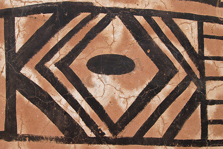 菱形线条摄影照片_有非洲部族绘画的墙壁