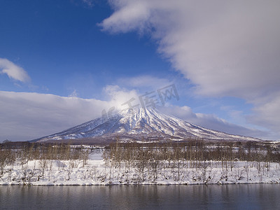 羊蹄摄影照片_日本北海道羊蹄山。