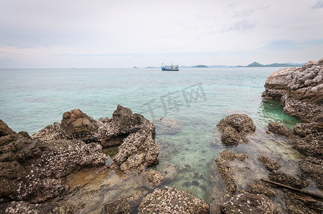 抽象海洋摄影照片_抽象石头风景与海洋的