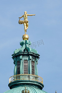 柏林夏洛滕堡宫顶部的福图纳雕像