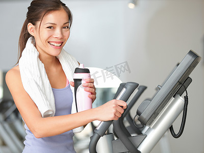 健身房女人健身锻炼