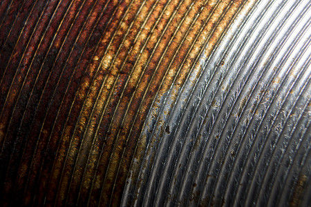 油污的厨房摄影照片_油腻生锈的金属板特写宏观艺术