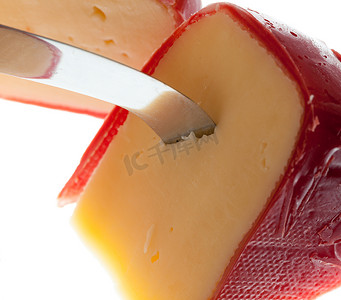 圆形蜡覆盖荷兰伊丹豪达奶酪