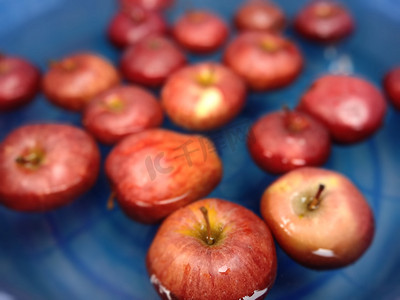 美味高汤摄影照片_美味又健康的红苹果高汤