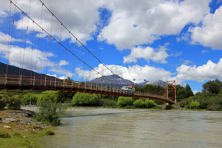 货车驶过桥，Carretera Austral，智利