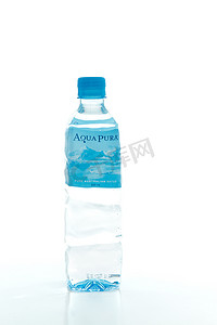 aqua摄影照片_一瓶 Aqua Pura 水