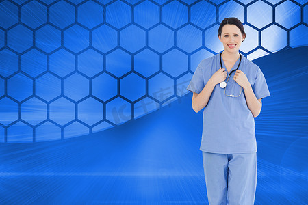 发光蓝色线条摄影照片_穿着蓝色短袖制服的微笑医学实习生的合成图像