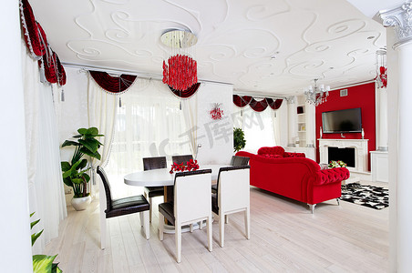 白色和红色的古典客厅内饰