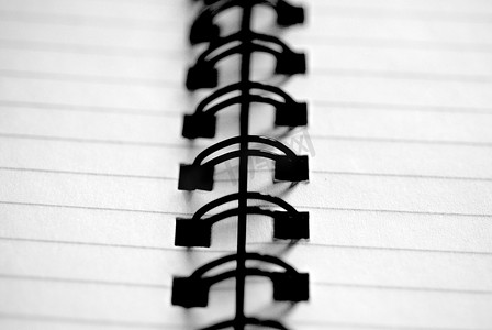 黑白螺旋装订笔记本