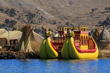 Totora 芦苇浮岛 Uros，的的喀喀湖，秘鲁