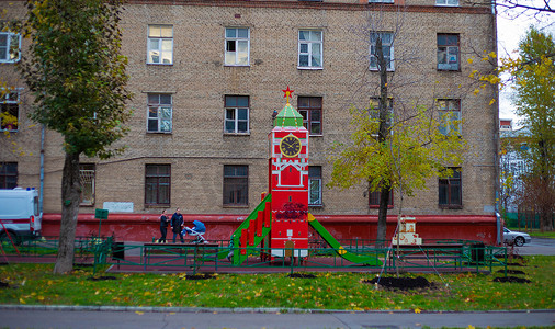 游戏娱乐摄影照片_儿童院子在莫斯科