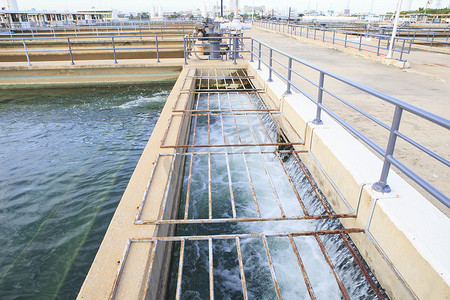 水务集团摄影照片_纯净水在自来水厂工业区流动