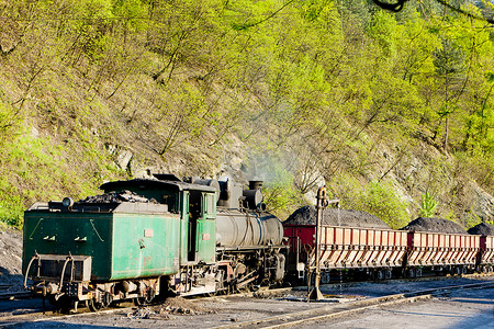 朋克赛博dj摄影照片_蒸汽货运列车，波斯尼亚和赫尔采格 Oskova 的交货点