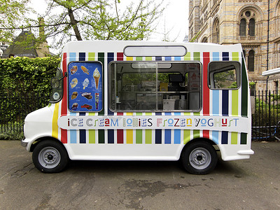 冰淇淋车摄影照片_冰淇淋车