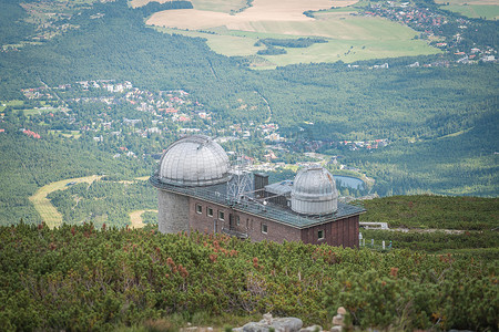 斯洛伐克高塔特拉山夏末 Skalnate Pleso 湖天文台景观