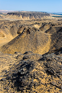 埃及巴哈里亚附近黑色沙漠中的风景