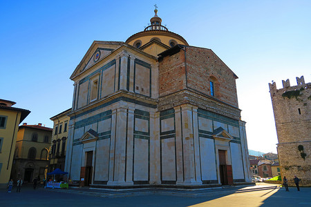 Santa Maria delle Carceri 大教堂，普拉托，意大利