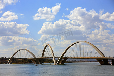 亚克力发光字摄影照片_巴西利亚 Juscelino Kubitschek 桥