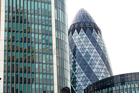 在新建筑伦敦摩天大楼窗口