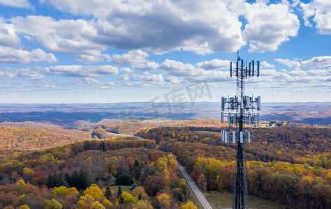西弗吉尼亚森林地区提供宽带服务的手机或移动服务塔