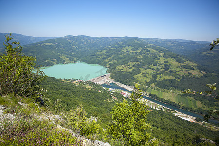 Perucac 大坝水力发电站