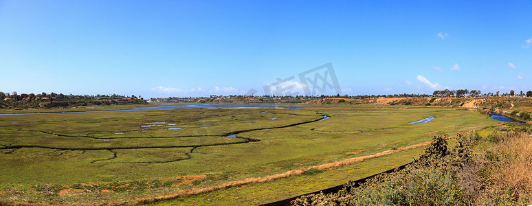 湿地徒步摄影照片_Upper Newport Bay Nature Preserve 远足小径蜿蜒曲折