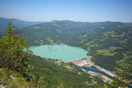 Perucac 大坝水力发电站