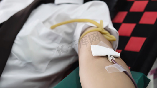 为交叉红色组织献血的志愿者 — 有献血观念的人