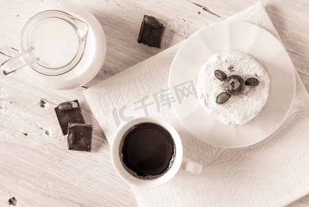 桌放东西摄影图片-桌放东西摄影作品-千库网
