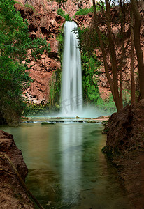 穆尼瀑布 (Mooney Falls)，哈瓦苏派 (Havasupai)，美国亚利桑那州