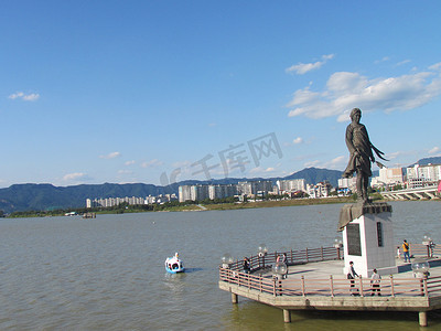韩国春川的昭阳江天女（处女）雕像