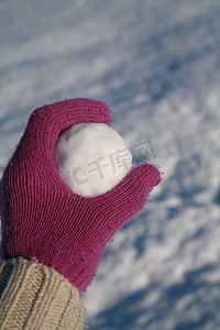 滚雪球摄影照片_滚雪球