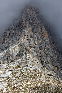 岩面摄影照片_意大利白云岩 Tre Cime 国家公园的岩壁