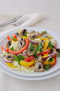 蘑菇蔬菜沙拉