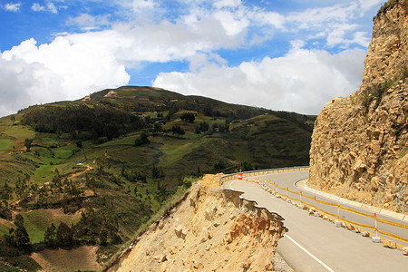 秘鲁山区的断路