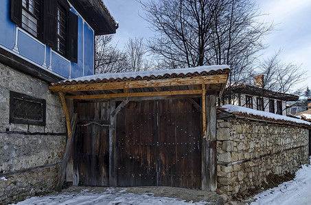 古色古香的鹅卵石街道，拥有美丽的古屋，Koprivshtitsa 镇
