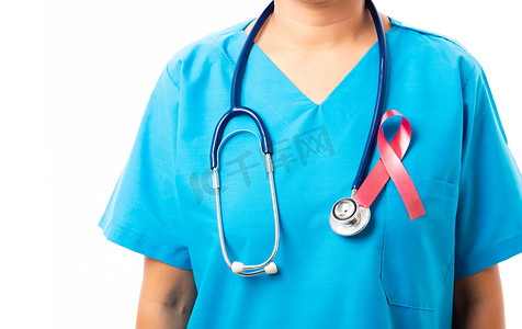 诊所制服的女护士支持 HIV 艾滋病意识重新