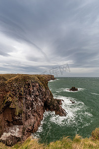 粗糙的苏格兰东北海岸长时间曝光极端云天空长时间曝光 hdr